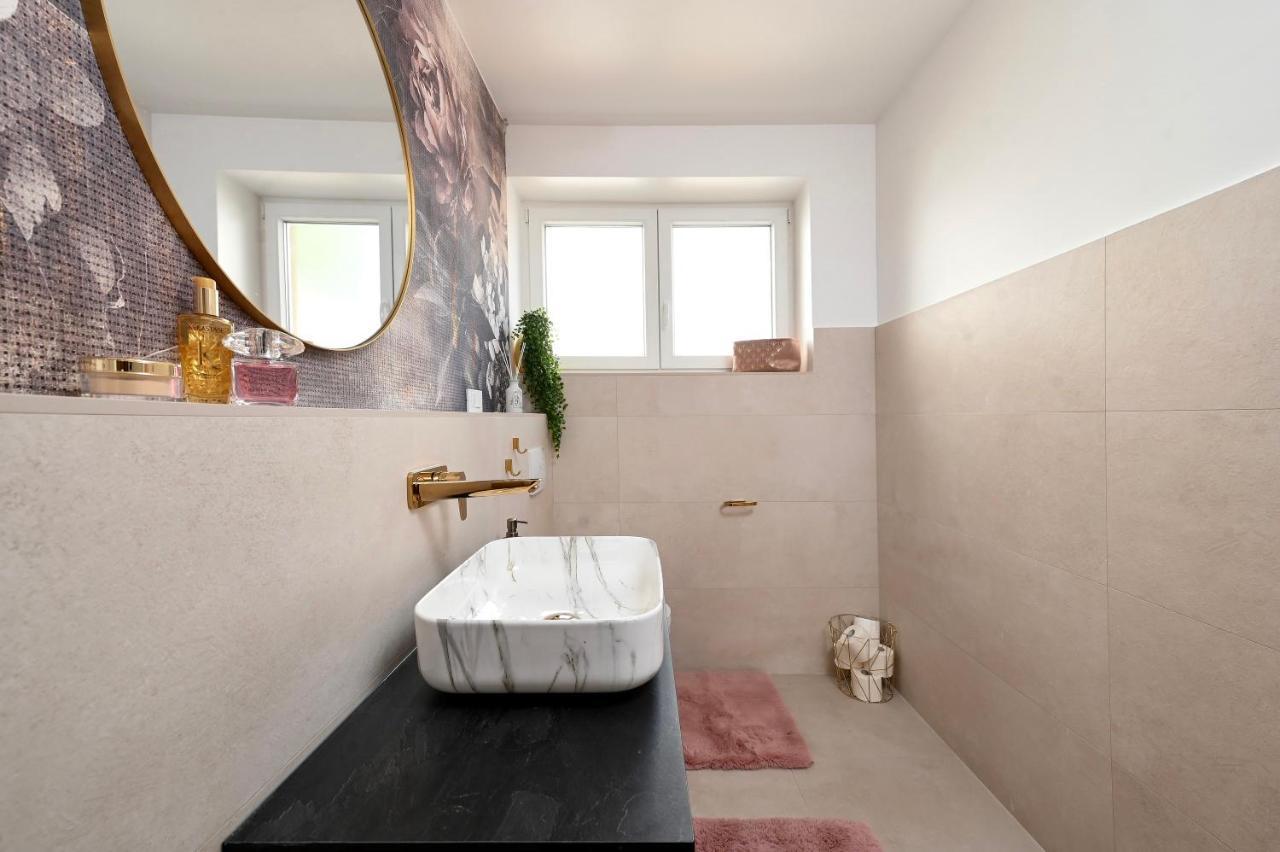 S Design Apartment Zadar Bagian luar foto