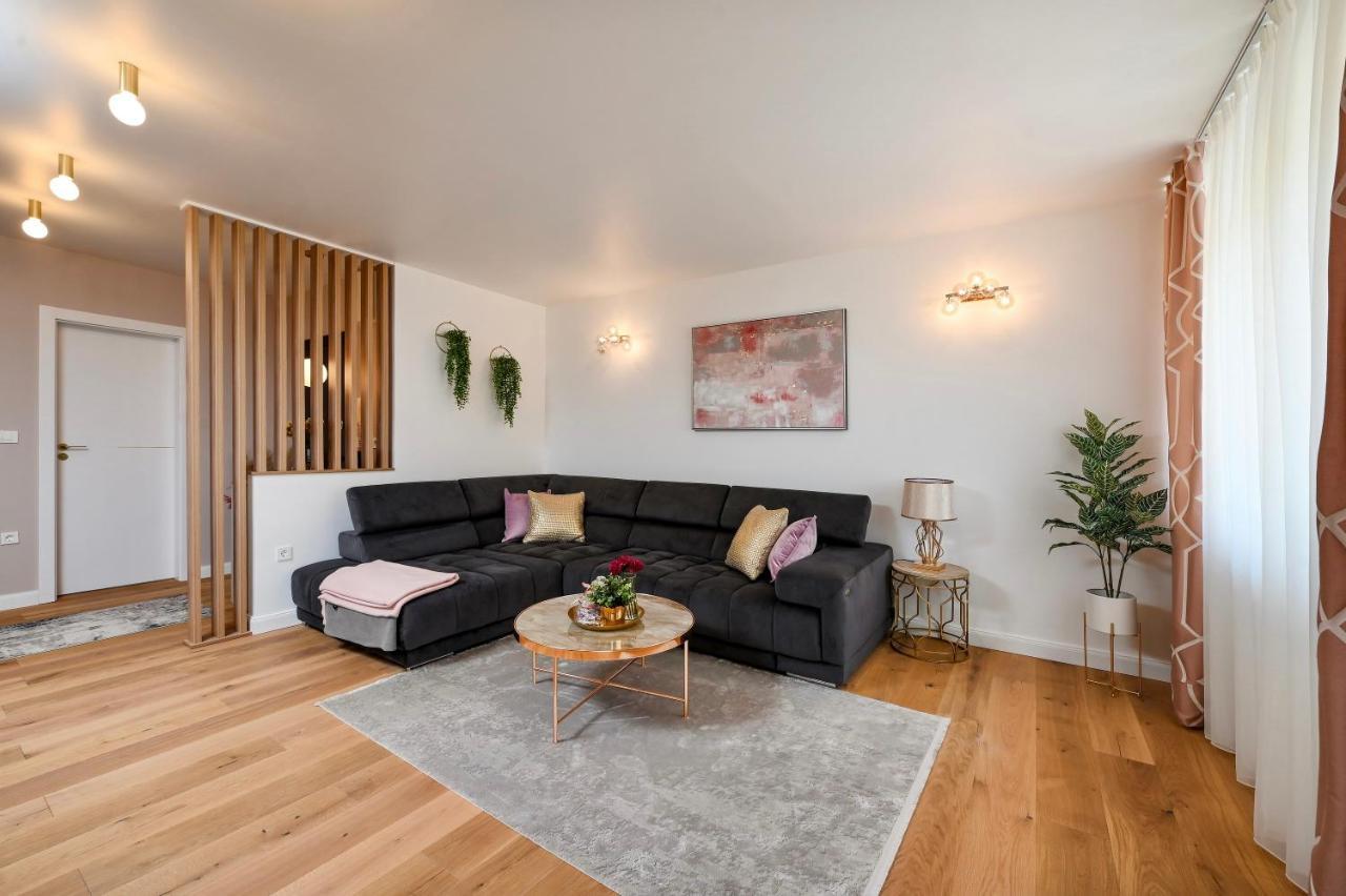 S Design Apartment Zadar Bagian luar foto